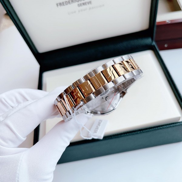 Versace V11050016 นาฬิกาผู้ชาย Hellenyium GMT Quartz Men's Watch