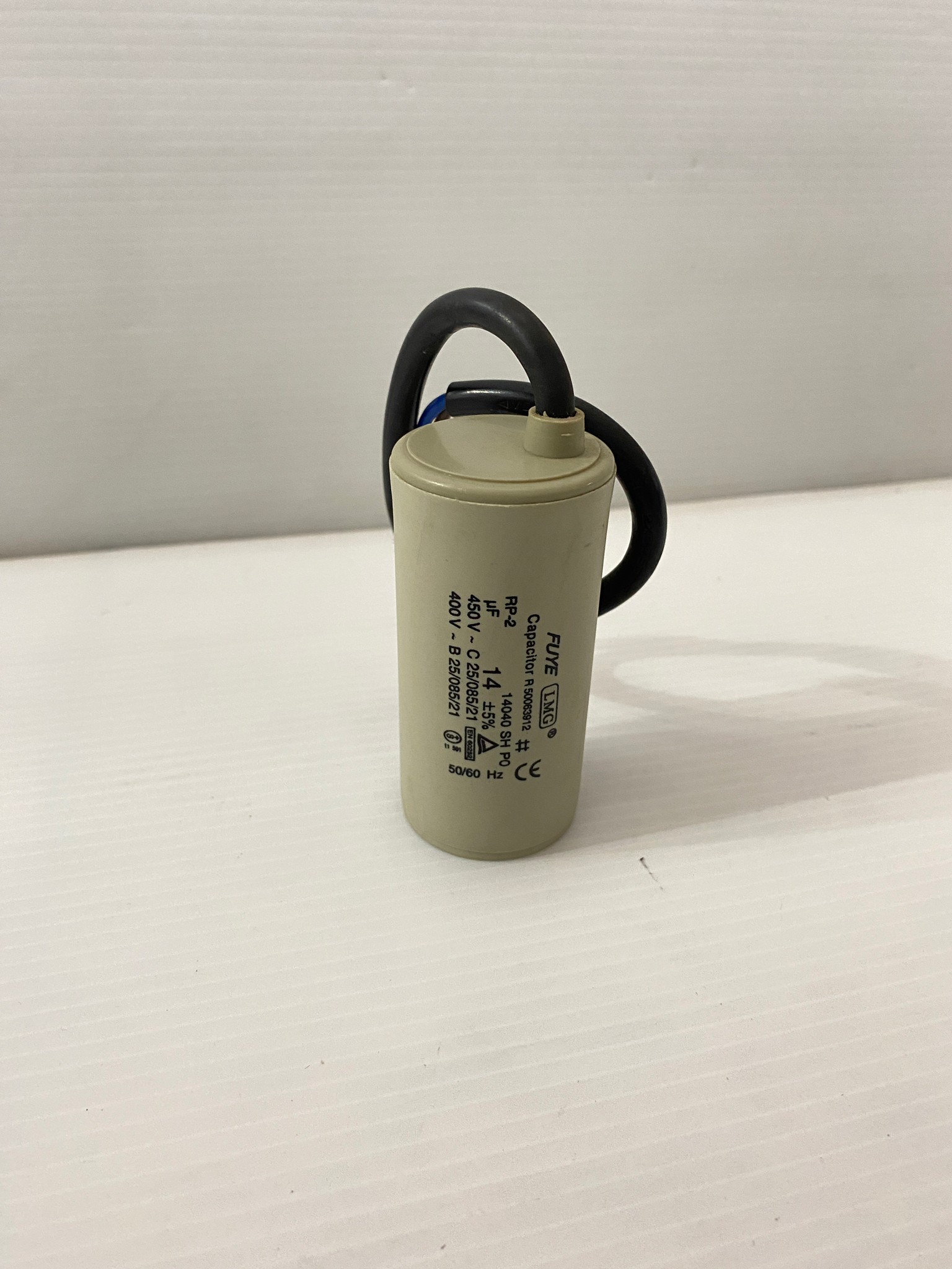 คาปาซิเตอร์ 8uf 12uf 14uf 16uf 18uf 450V. มีสาย (คอนเดนเซอร์) LMG Capacitor