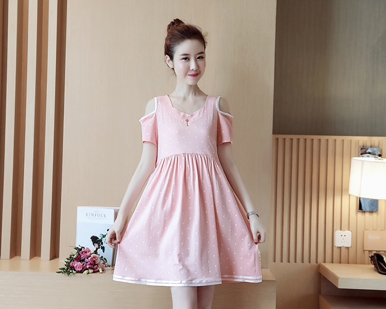 เดรสคนท้องเปิดไหล่ ชมพู ใส่สบายผ้าเย็น เนื้อละเอียด น่ารักมากค่ะ M,L,XL,XXL