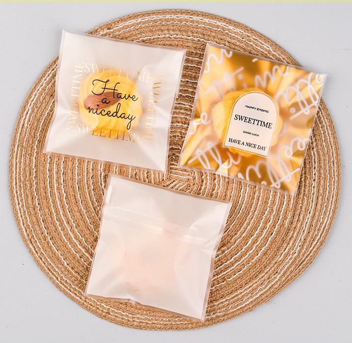 ถุงคุ๊กกี้ ฝากาว ขนาด 7x7 ซม.(ลายพิเศษสุด) จำนวน 95-100 ชิ้นต่อแพ็ค ชุดที่ 2/2