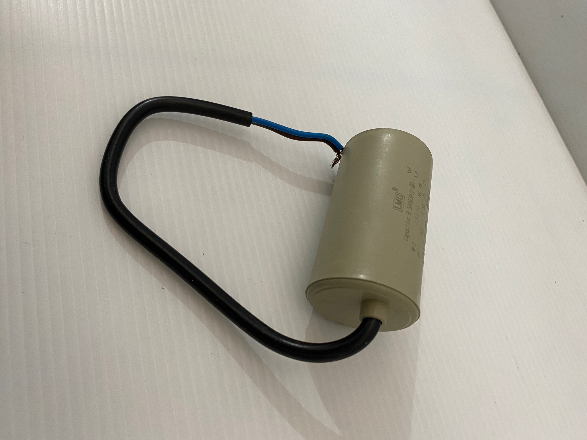 คาปาซิเตอร์ 8uf 12uf 14uf 16uf 18uf 450V. มีสาย (คอนเดนเซอร์) LMG Capacitor
