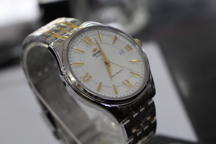 Orient SAC04002W0 นาฬิกาผู้ชาย Automatic Classic Two-Tone Japan Made Men's Watch