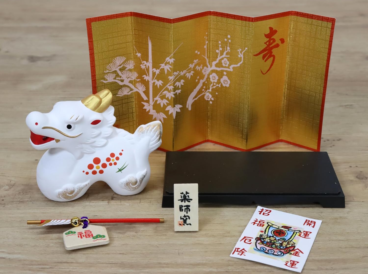 [PRE-ORDER] มังกรขาว คาบธนู แห่งความสำเร็จ ของมงคลญี่ปุ่น ฮวงจุ้ยโต๊ะทำงาน เสริมโชคลาภ ปีมังกร นำเข้าจากญี่ปุ่น Dragon Zodiac 2024
