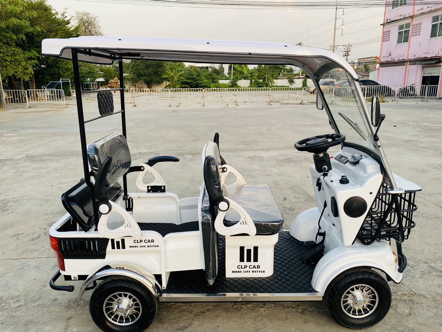 รถกอล์ฟไฟฟ้า 4 ล้อ 4 ที่นั่ง รุ่น M-04 ขับแบบพวงมาลัย