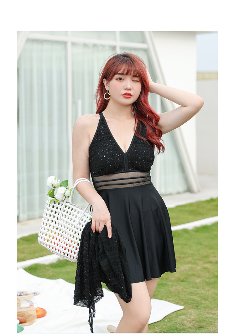 ชุดว่ายน้ำคนอ้วน 5xl พร้อมส่ง:ชุดว่ายน้ำไซส์ใหญ่สีดำ สายไขว้ด้านหลัง มาพร้อมเสื้อคลุมแบบสวย มีกางเกงขาสั้นใส่ด้านในน่ารักมากๆจ้า ขนาด- รอบอก 40 - 50 นิ้ว - เอว 34 - 44 นิ้ว - สะโพก 36 - 50 นิ้ว - เสื้อคลุมกว้าง 50 นิ้ว