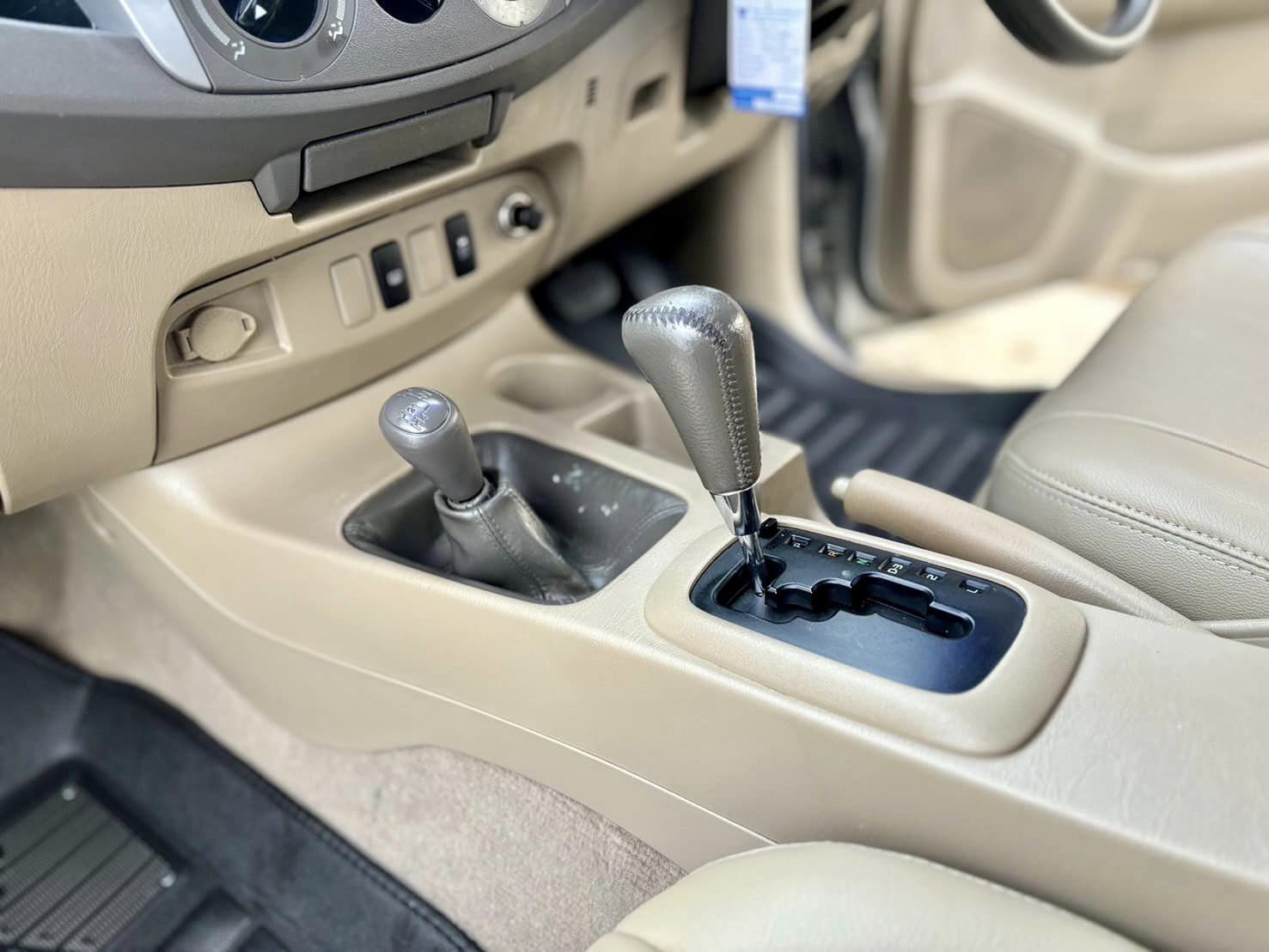 Toyota Hilux Vigo Double Cab 3.0G 4WD AT 2010