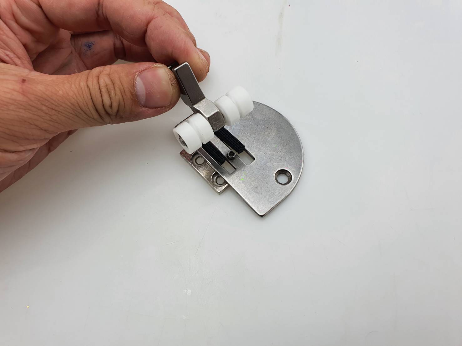 ชุดตีนผีล้อสำหรับเย็บ Patch pocket เป็นเทคนิคการเย็บแบบมีแผ่นแบบ สามารถเย็บงานแยะๆได้ดี