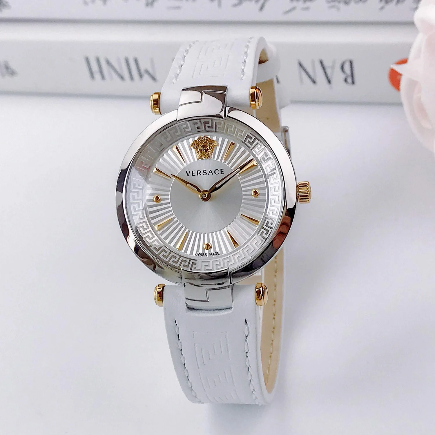 Versace VE2L00121 นาฬิกาผู้หญิง Quartz Women's Watch