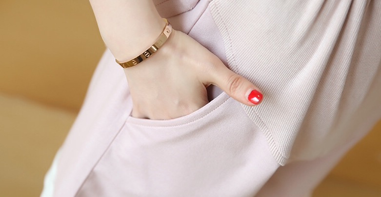 ชุดเสื้อกางเกงเปิดให้นม ผ้านิ่มใส่สบาย มีกระเป๋าข้าง ปรับขนาดครรภ์ได้ M,L,XL,XXL