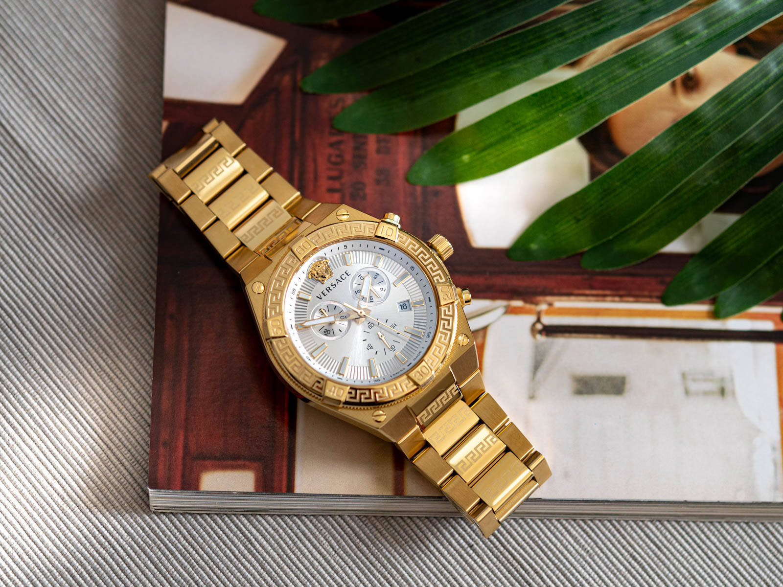 Versace VESO00822 นาฬิกาผู้ชาย Chronograph Quartz Men's Watch