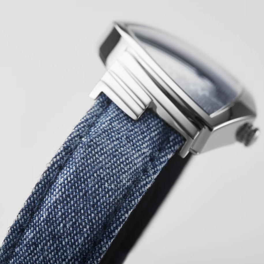 Hamilton H24411941 นาฬิกาผู้ชาย VENTURA QUARTZ Men's Watch