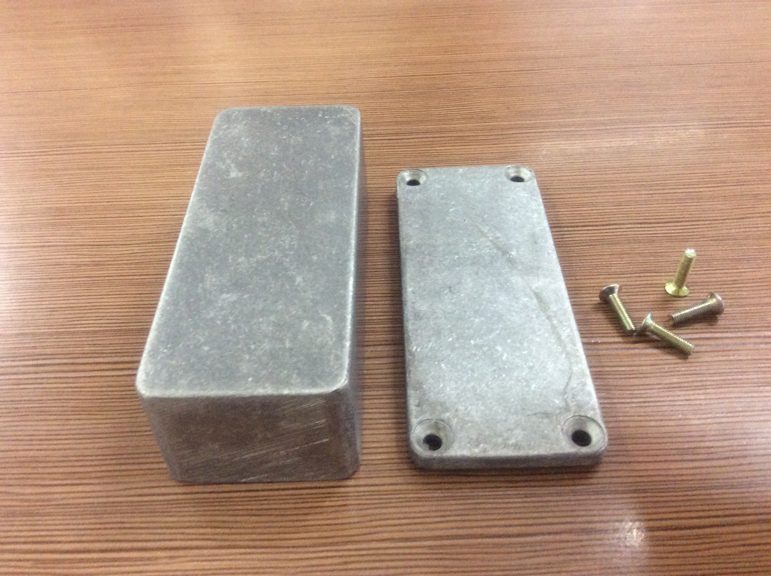 กล่องอลูมิเนียม 9.2x3.7x3.3 cm