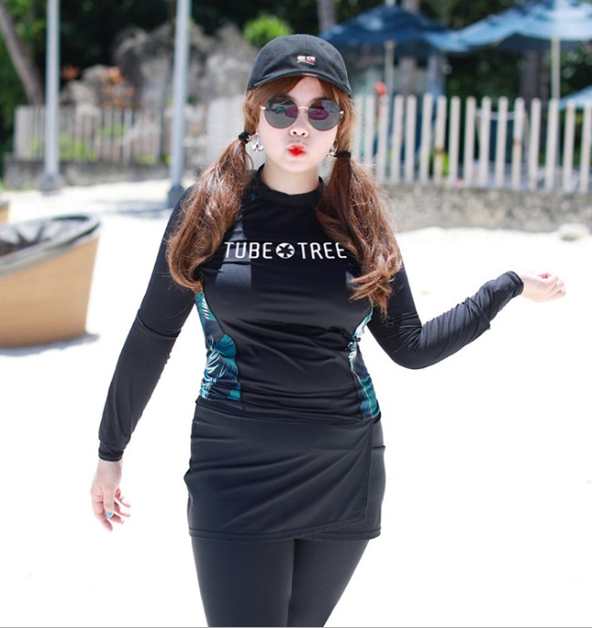 ชุดว่ายน้ำไซส์ใหญ่ แบบสปอร์ตพร้อมส่ง :ชุดว่ายน้ำคนอ้วนสีดำแขนยาวแต่งลาย set 5 ชิ้น มีเสื้อแขนยาวซิปหน้า บรา บิกินี่ กระโปรง และกางเกงขายาว แบบสวยคุ้มสุดๆจ้า:รายละเอียดไซส์คลิกเลยจ้า