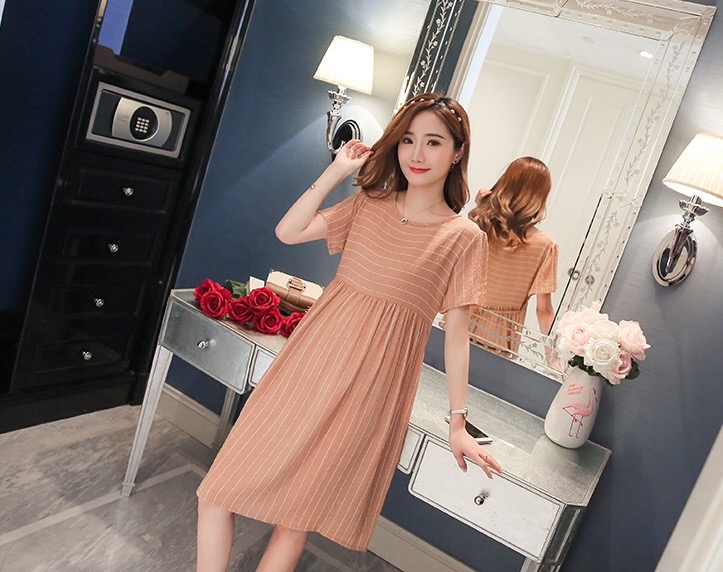 เดรสคลุมท้องสไตล์เกาหลี แขนสั้น ลายตรง ทรงระบาย มีเชือกปรับขนาดครรภ์ M L XL,XXL