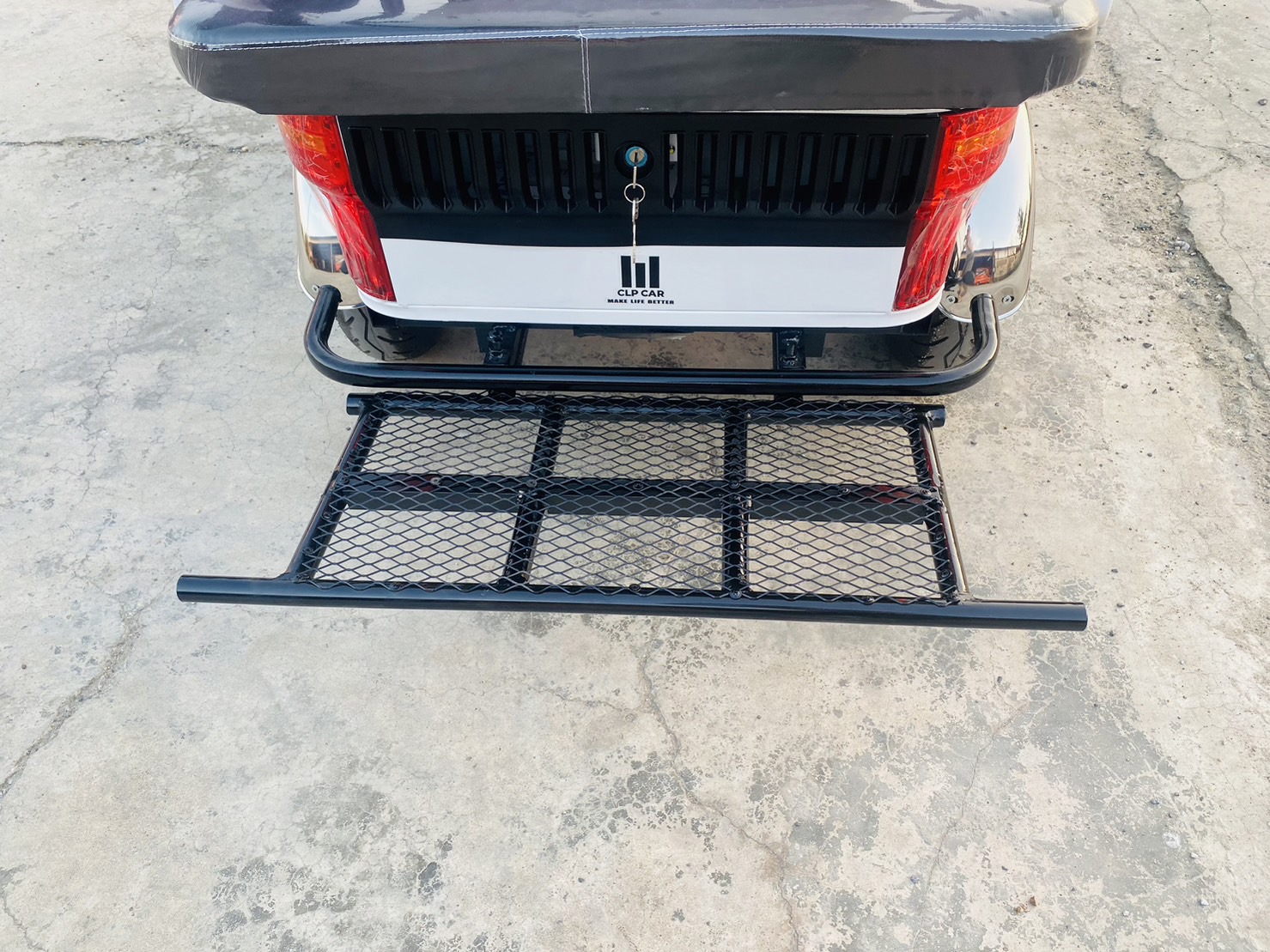 รถกอล์ฟไฟฟ้า 4 ล้อ 6 ที่นั่ง รุ่น M-04T ขับแบบพวงมาลัย