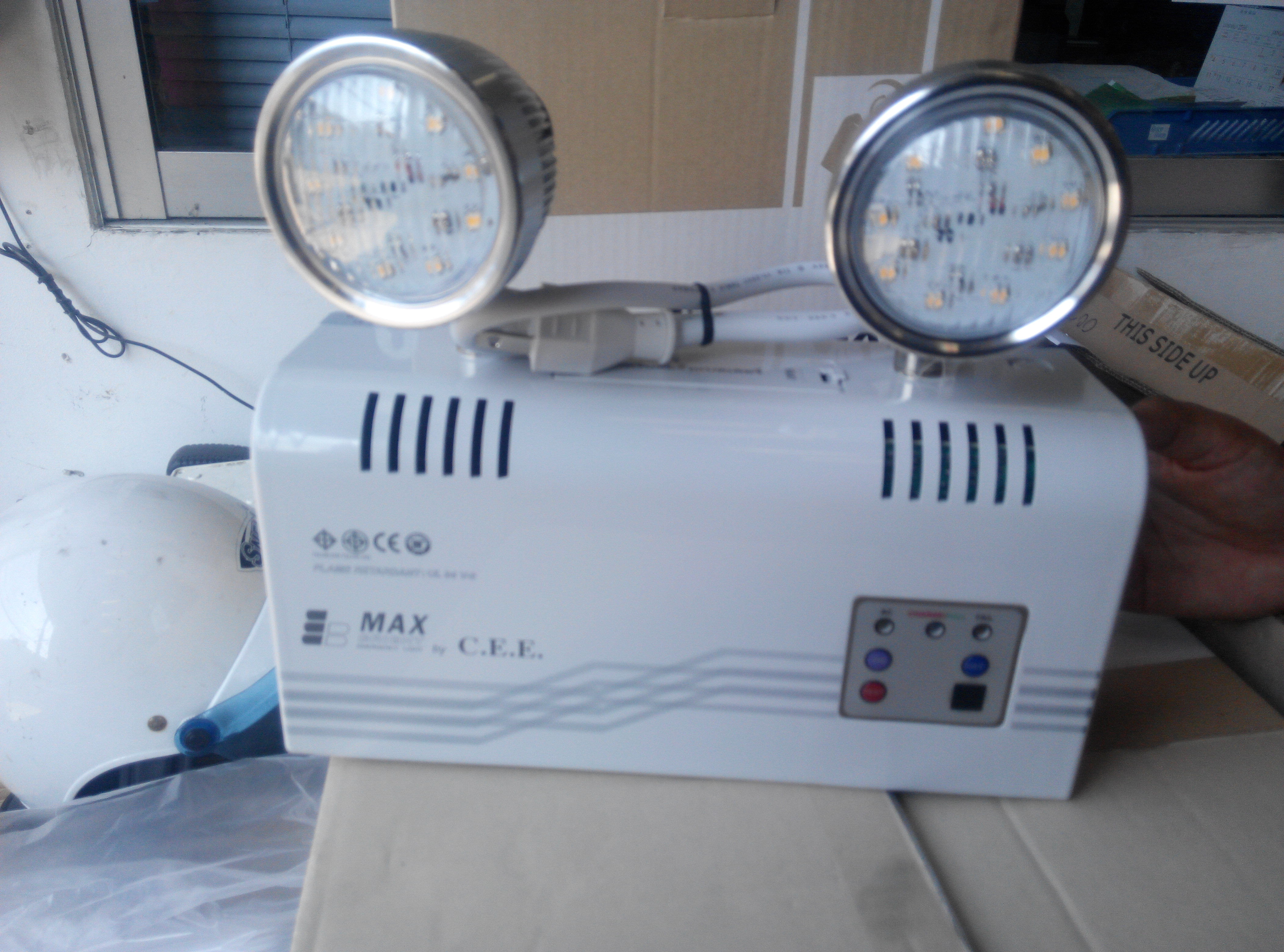 ไฟฉุกเฉิน max brite