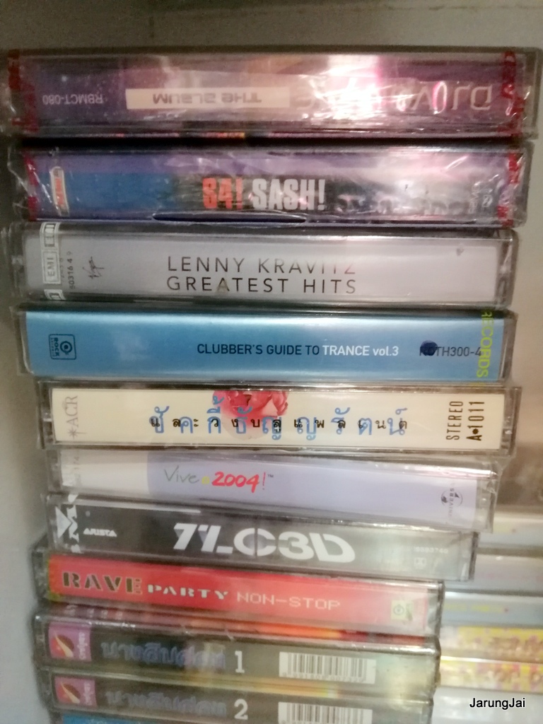 ม้วนเทป เพลงสากล คละชุด คละปก ม้วนละ 129 บาท