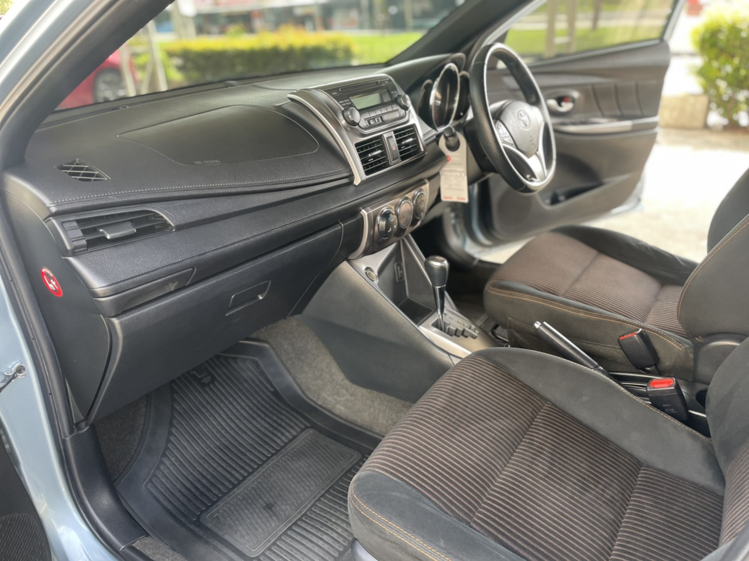 Toyota Yaris 1.2G AT 2013