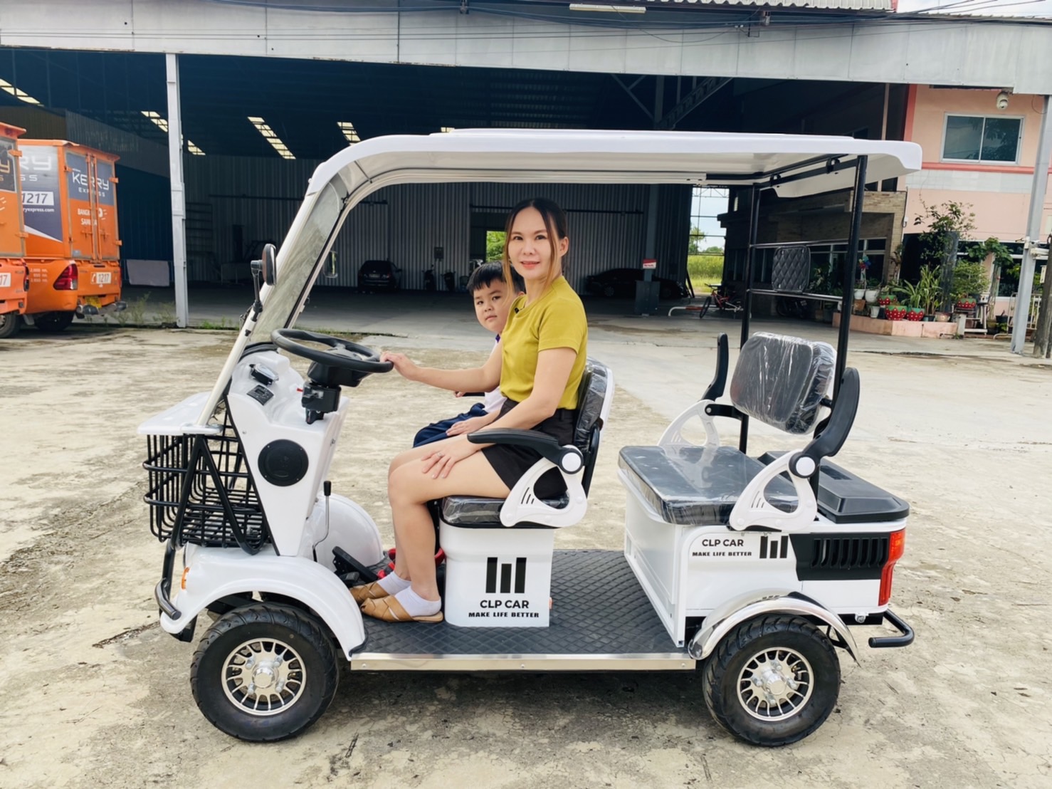 รถกอล์ฟไฟฟ้า 4 ล้อ 4 ที่นั่ง รุ่น M-04 ขับแบบพวงมาลัย