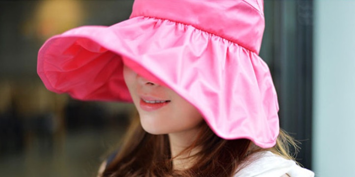 หมวกแฟชั่นพร้อมส่ง : หมวกปีกบานกว้างกันแดดสีชมพู พักเก็บง่ายแบบสวยน่ารักๆจ้า