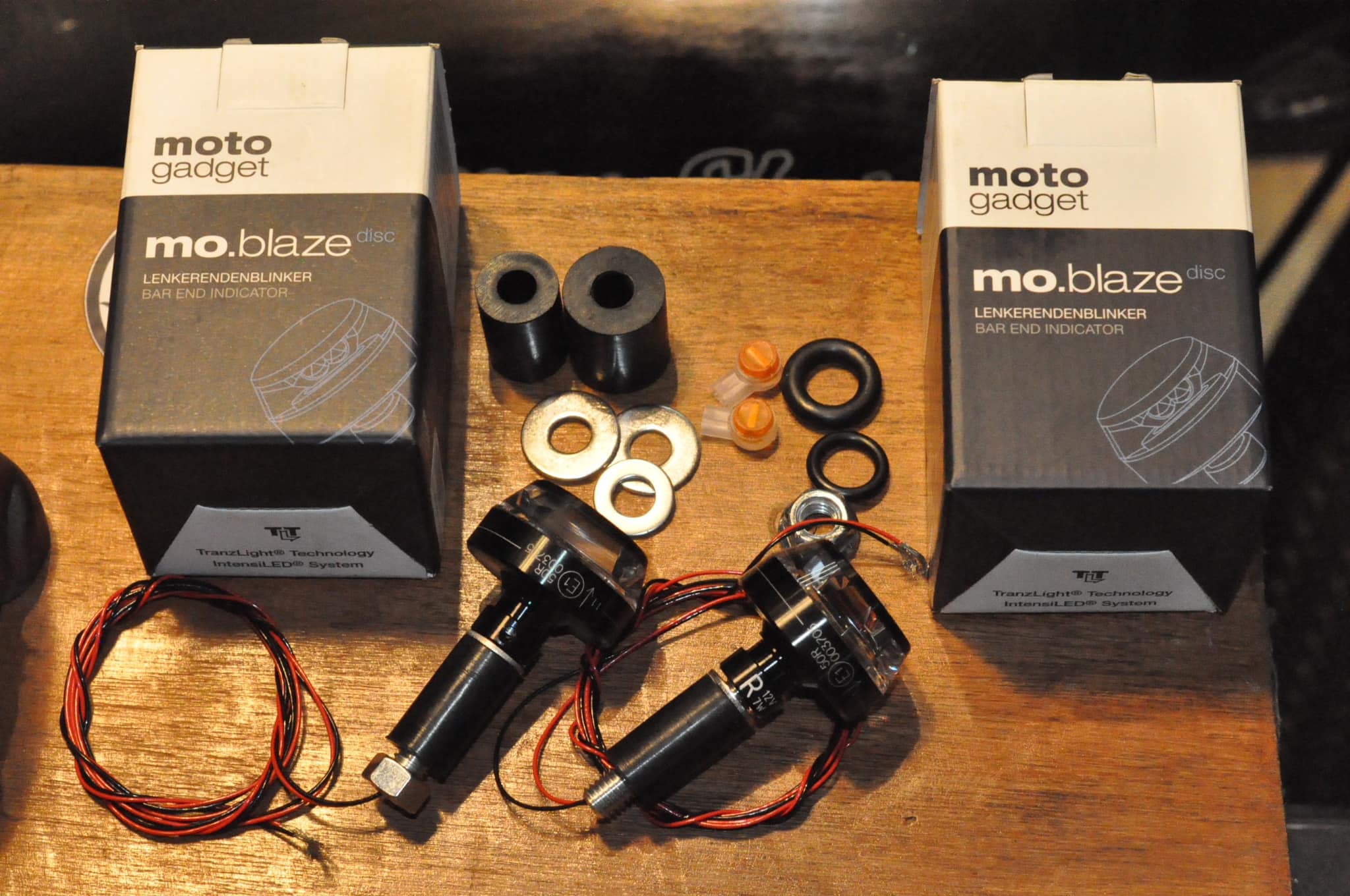 ไฟเลี้ยวปลายแฮนด์ Motogadget m-blaze LED end bar - black คู่ ซ้าย-ขวา