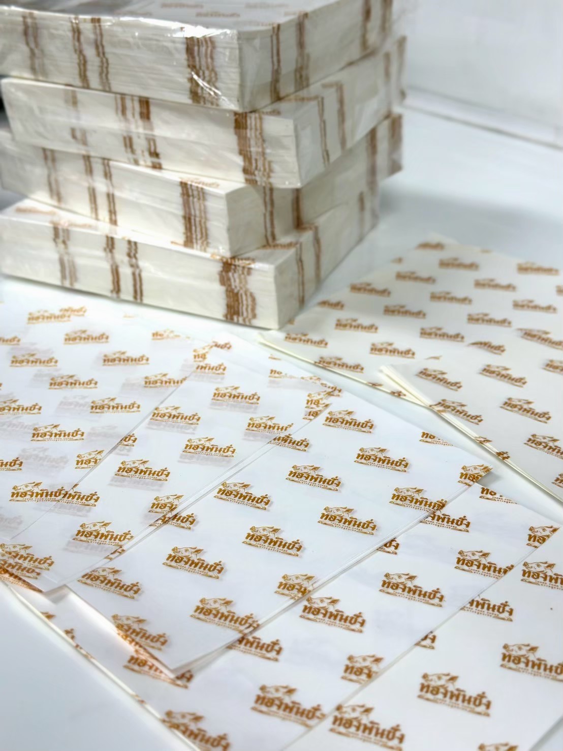 ผลงานกระดาษรองขนม