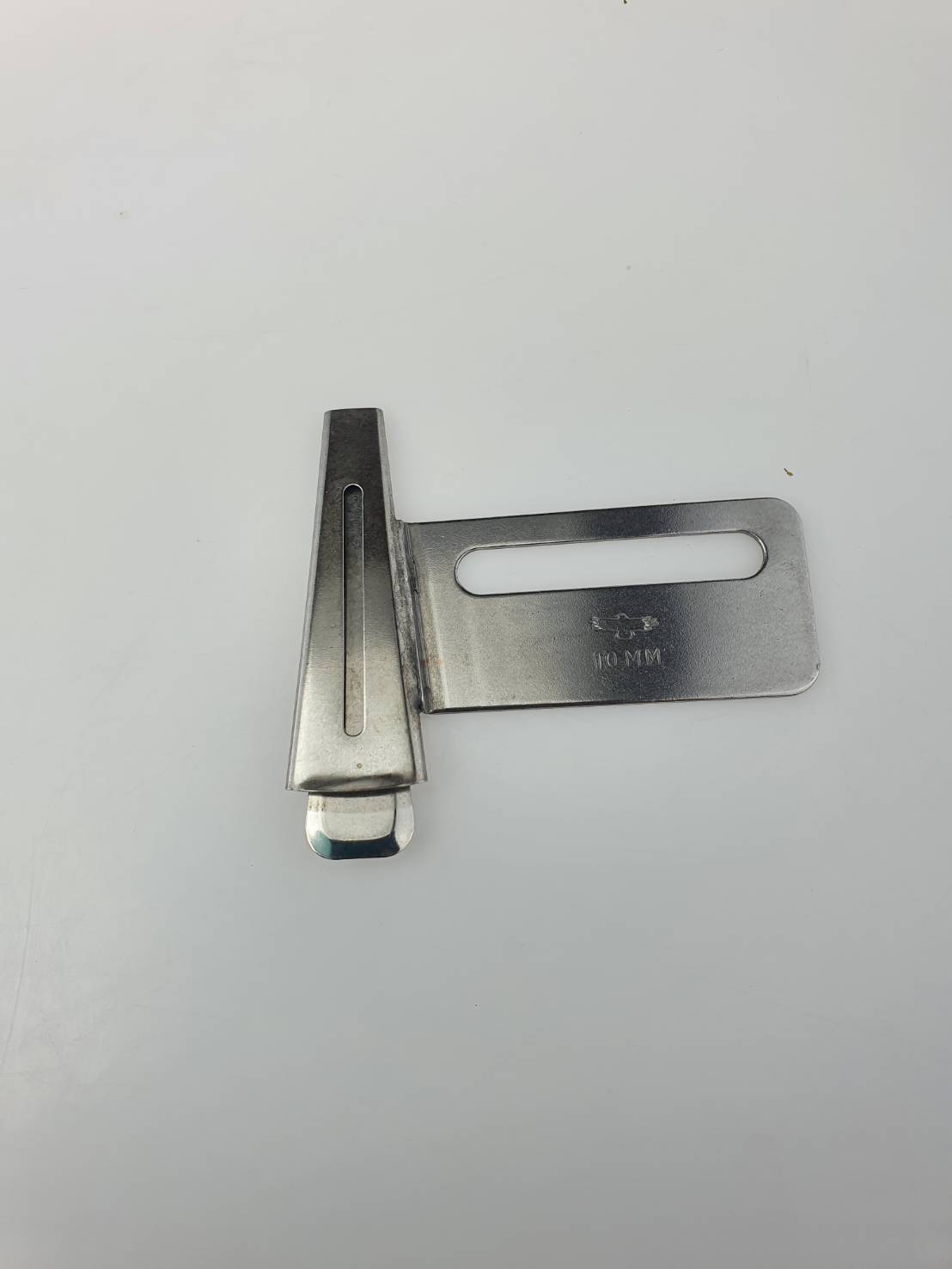 ซองกุ้นหูกางเกงจักรลาอุตสาหกรรมสำหรับเย็บหูกางเกงขนาดมาตรฐาน 10,15 และ 20มิลลิเมตร