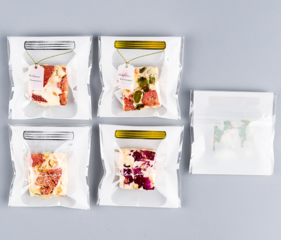 ถุงคุ๊กกี้ ฝากาว ขนาด 7x7 ซม.(ลายพิเศษสุด) จำนวน 95-100 ชิ้นต่อแพ็ค