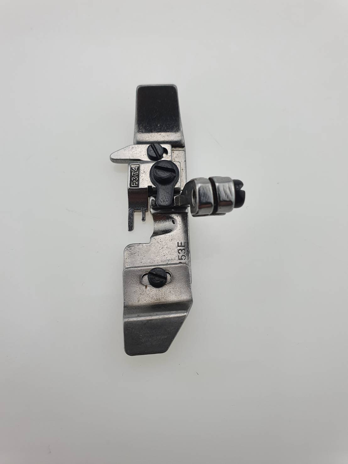 ชุดฟันและแป้นจักรโอลีนจักรโพ้งจักรโพ้งสี่เส้นใช้เย็บขอบผ้า