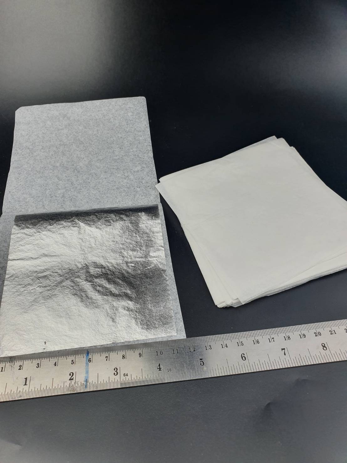 แผ่นเงินเท้ 99.99% และแผ่นทองแท้ 99.99%สำหรับสปา มาร์คหน้าหรือ ตกแต่งอาหาร ขนมหวาน ติดองค์พระ ติดเครื่องประดับ พร้อมส่ง