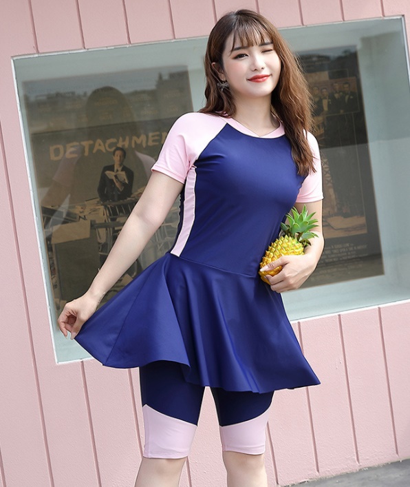 ชุดว่ายน้ำไซส์ใหญ่ แบบสปอร์ต 5xlพร้อมส่ง :ชุดว่ายน้ำคนอ้วนสีน้ำเงินแต่งชายเสื้อระบายมาพร้อมกางเกงแบบสวยน่ารักมากๆจ้า : ขนาด - รอบอก 40 - 48 นิ้ว- เอว 38 - 46 นิ้ว - สะโพก 40 - 50 นิ้ว