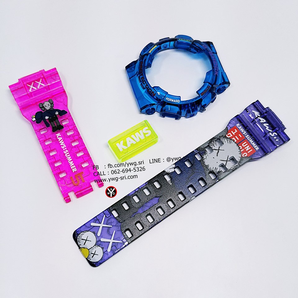 กรอบสาย G-SHOCK แบบใส กรอบน้ำเงิน สายชมพูสลับม่วง สกรีนลาย KAWS ใส่ได้รับรุ่น GA-100 ,GA-110 ,GA-120 ,GD-100 ,GD-120