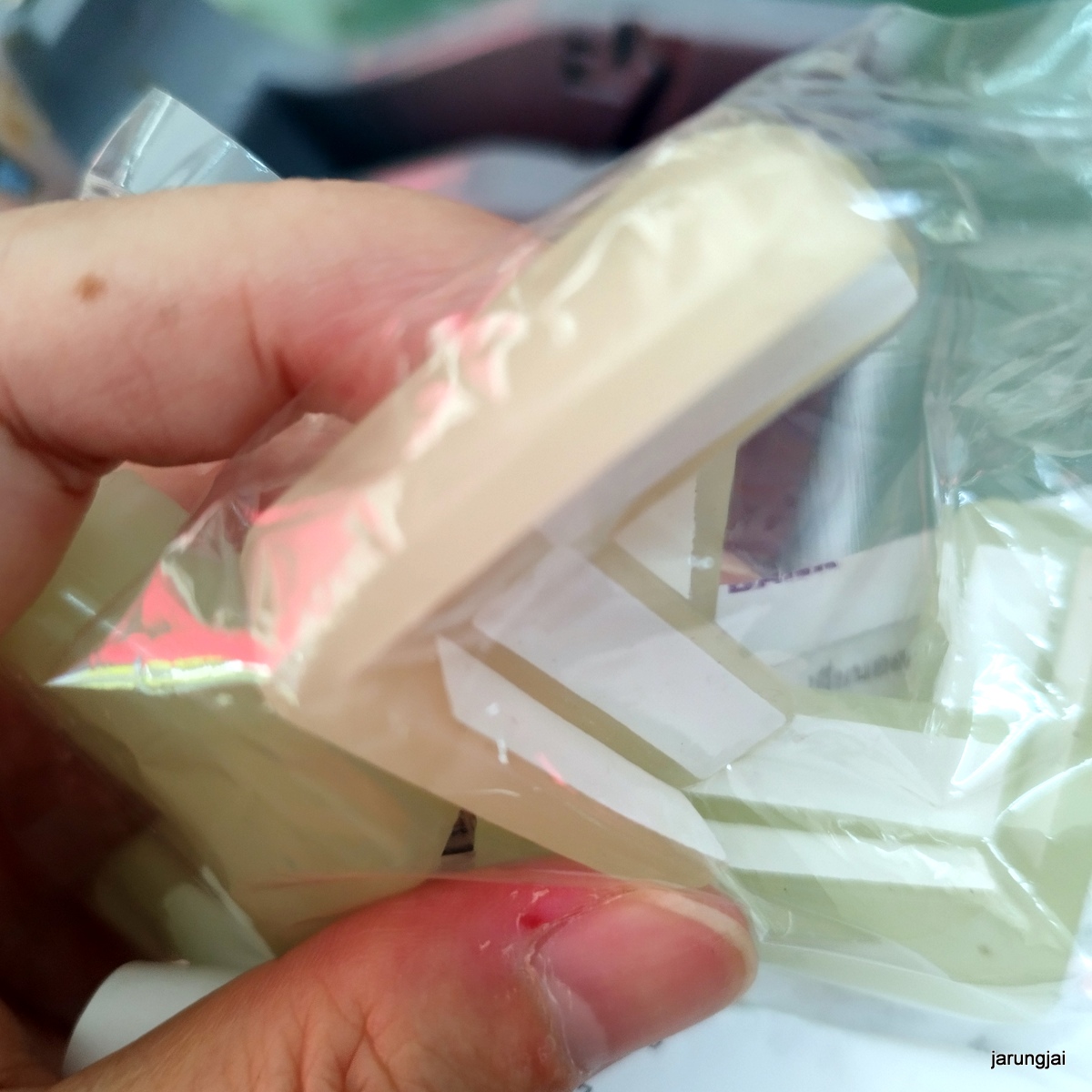 ยางติดมุมโต๊ะ แบบเรืองแสง สำหรับลบมุม ลบคม ซิลิโคนกันชนมุมโต๊ะ มุมเตียง 1 ชิ้น