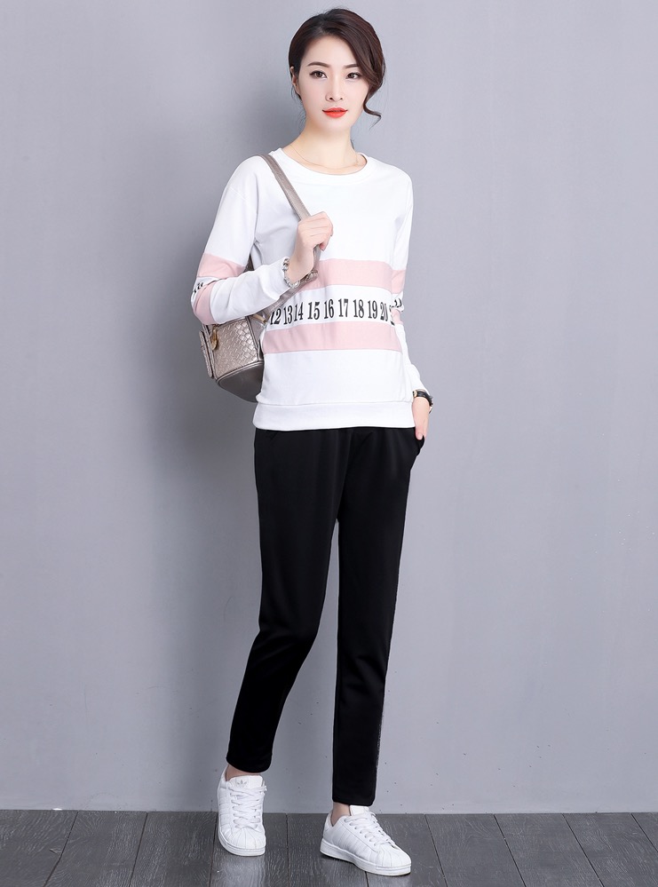 กางเกงแฟชั่นคุณแม่ บุขนด้านใน ใส่แล้วอุ่นมาก มีกระเป๋าข้าง มีผ้าพยุงครรภ์มีสายปรับขนาดครรภ์ M,L,XL,XXL