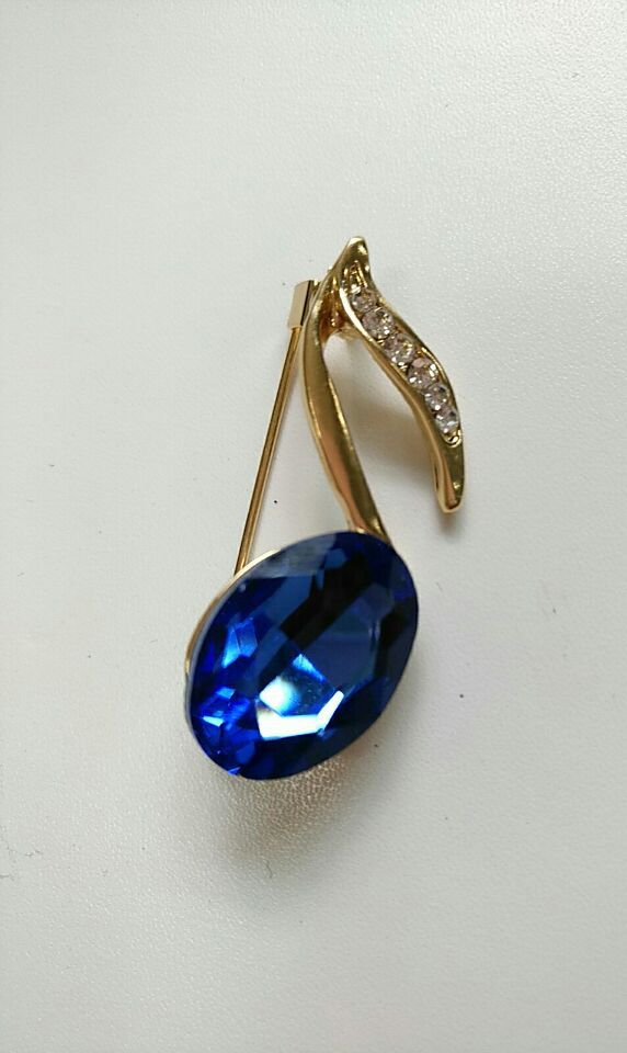 เข็มกลัดติดชุด สวย หรู ดูดี มีให้เลือกหลายสิบแบบ น่ารัก กันสารพัดเลยจร้าา Set VV