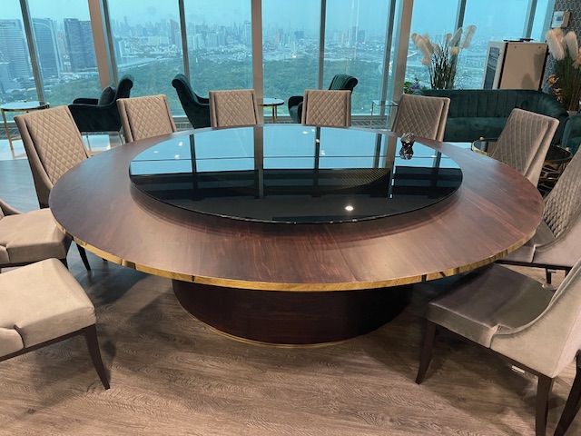 Trp. โต๊ะกลม ขอบคิ้วทอง ขนาด 280 ซม.พร้อมชุดจานหมุนอาหาร กระจกกรม 200 ซม.ฐานรองหมุนไฟฟ้าถ่านชาร์ทรีโมท 1 ชุด