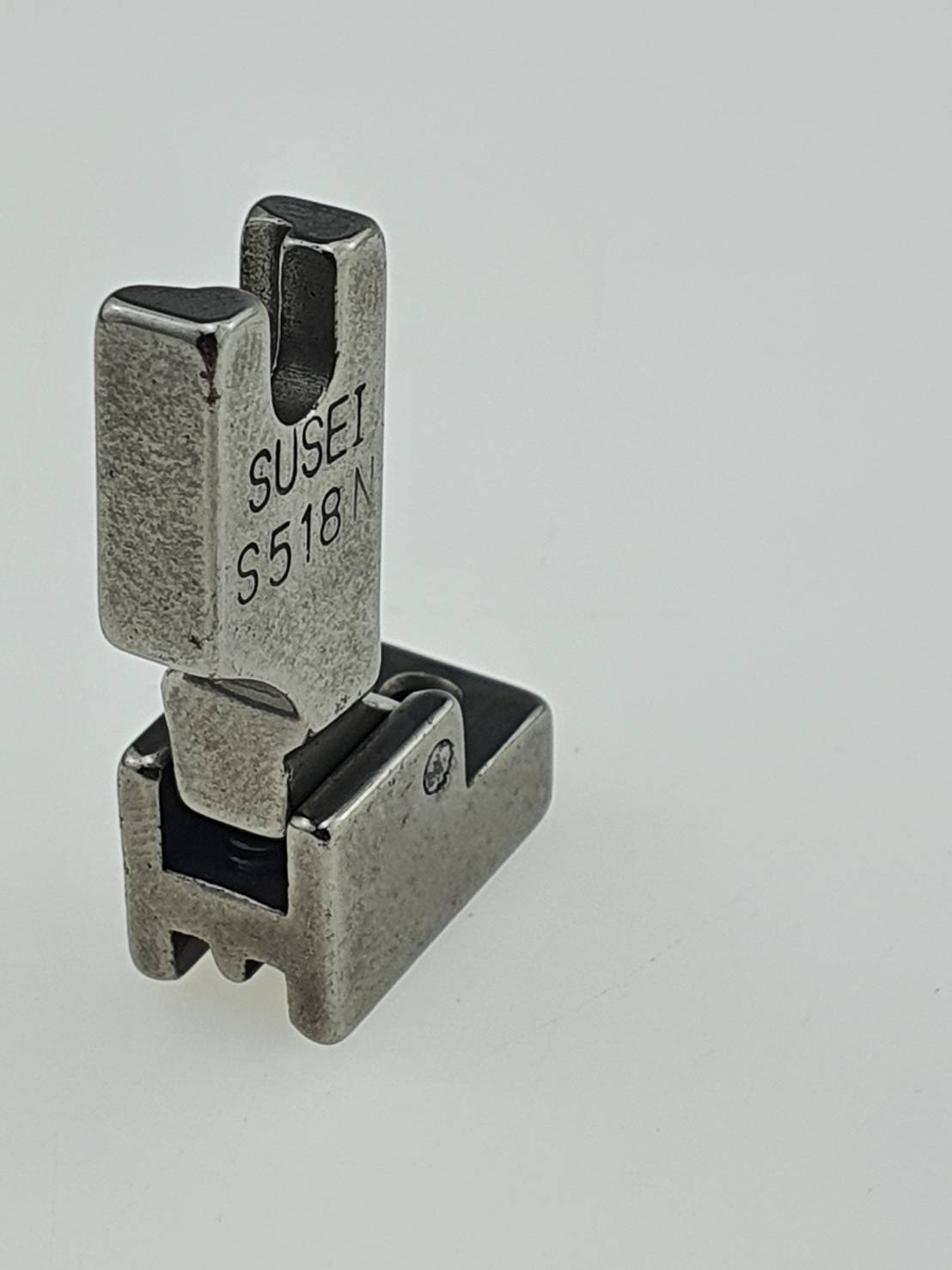 ตีนผีเย็บซิปซ่อน SUSEI S518Nสำหรับจักรอุตสาหกรรมเข็มเดี่ยว