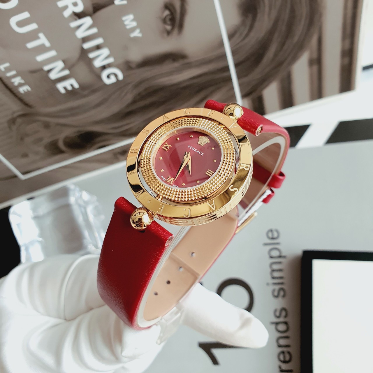 Versace VE7900320 นาฬิกาผู้หญิง Eon Quartz Women's Watch