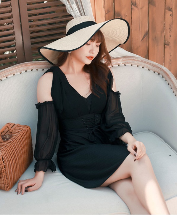 ชุดว่ายน้ำไซส์ใหญ่ 5xl พร้อมส่ง :ชุดว่ายน้ำคนอ้วนชุดเที่ยวทะเลสีดำถักสายด้านหน้า แขนต่อถอดออกได้มีกางเกงขาสั้นใส่ด้านในแบบสวย sexyมากๆจ้า: ขนาด รอบอก 40 - 48 นิ้ว เอว 38 - 48 นิ้ว สะโพก 42 - 52 นิ้ว