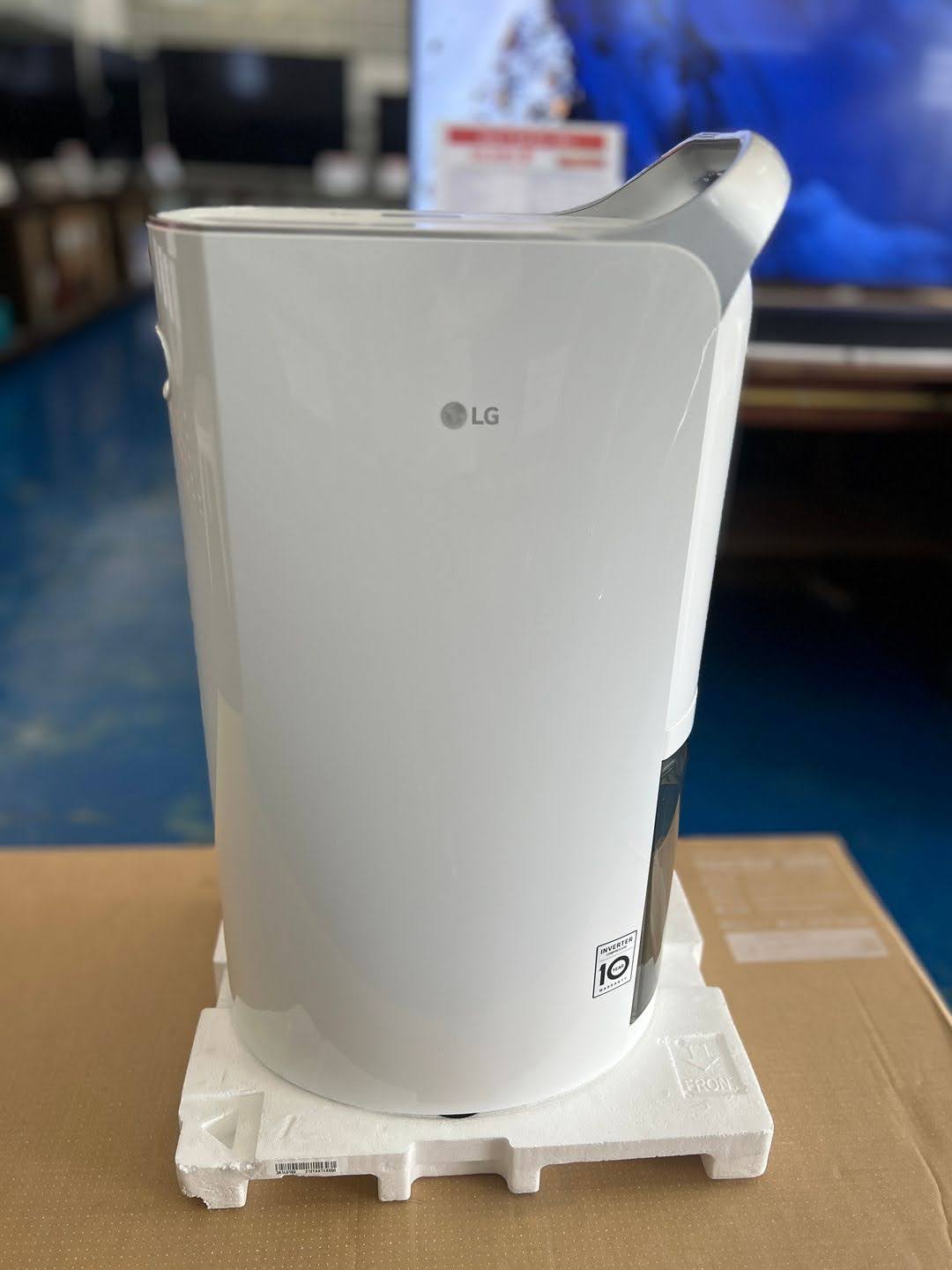 LG เครื่องลดความชื้น LG PuriCare Dehumidifier16 รุ่น MD16GQSA1.ATH ขนาด 16 ลิตร Dual Inverter Compressor