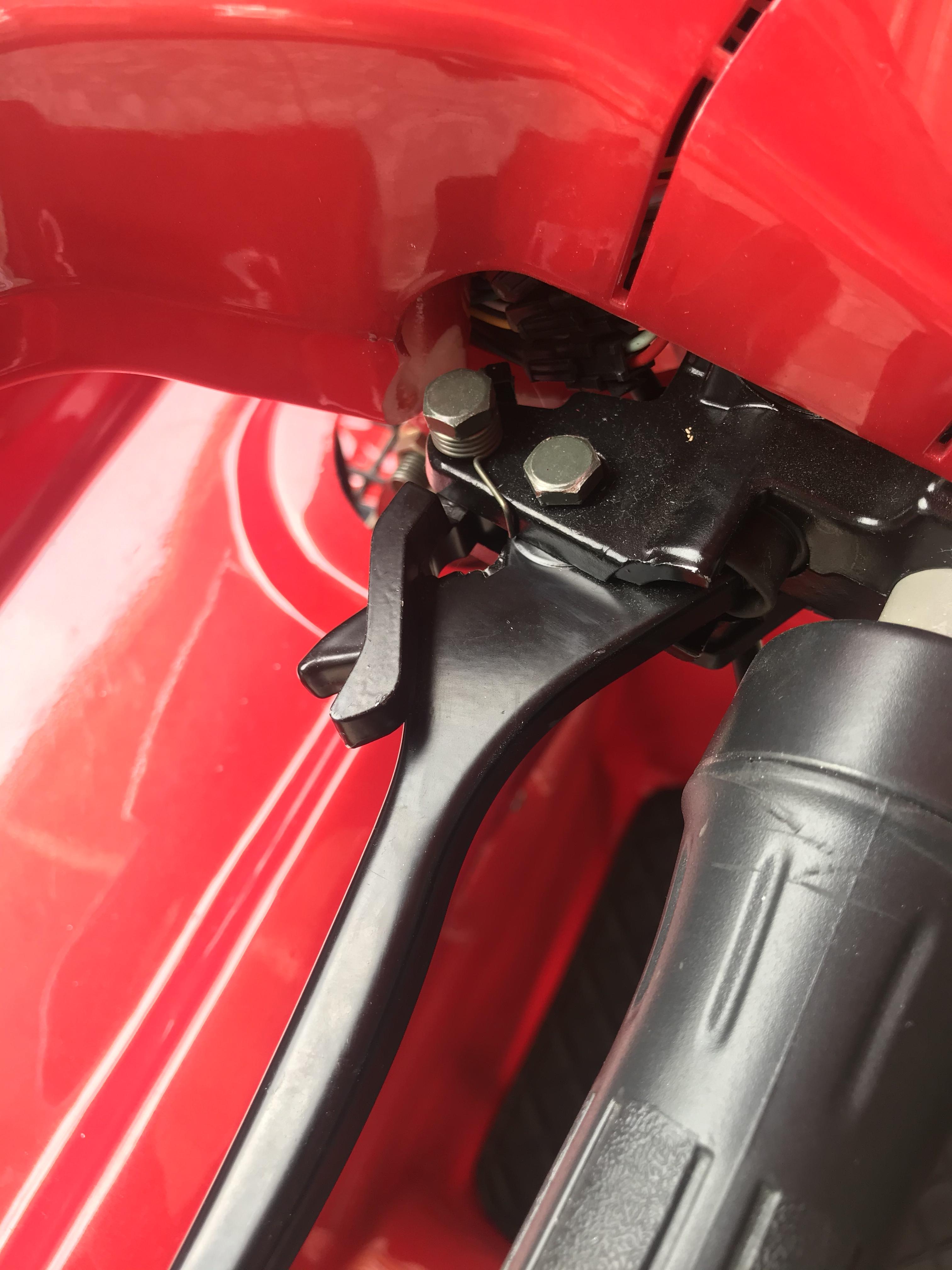 รถไฟฟ้า 4 ล้อ 3 ที่นั่ง รุ่น M-01 ยี่ห้อ CLP CAR สีขาว ขับแฮนด์บิด