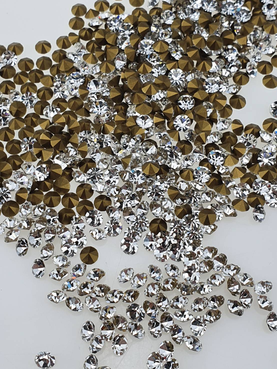 เพชรชวารอฟกี้ คริสตัลแท้ เกรดอ๊อกตั้น Oktant ก้นแหลมสำหรับงานเครื่องประดับตกแต่ง