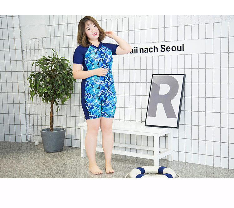 ชุดว่ายน้ำคนอ้วน แบบสปอร์ตพร้อมส่ง :ชุดว่ายน้ำไซส์ใหญ่แขนสั้นสีฟ้า .แต่งลายแบบสวยมากๆจ้า:รอบอก38-46นิ้ว เอว36-46นิ้ว สะโพก40-50นิ้ว