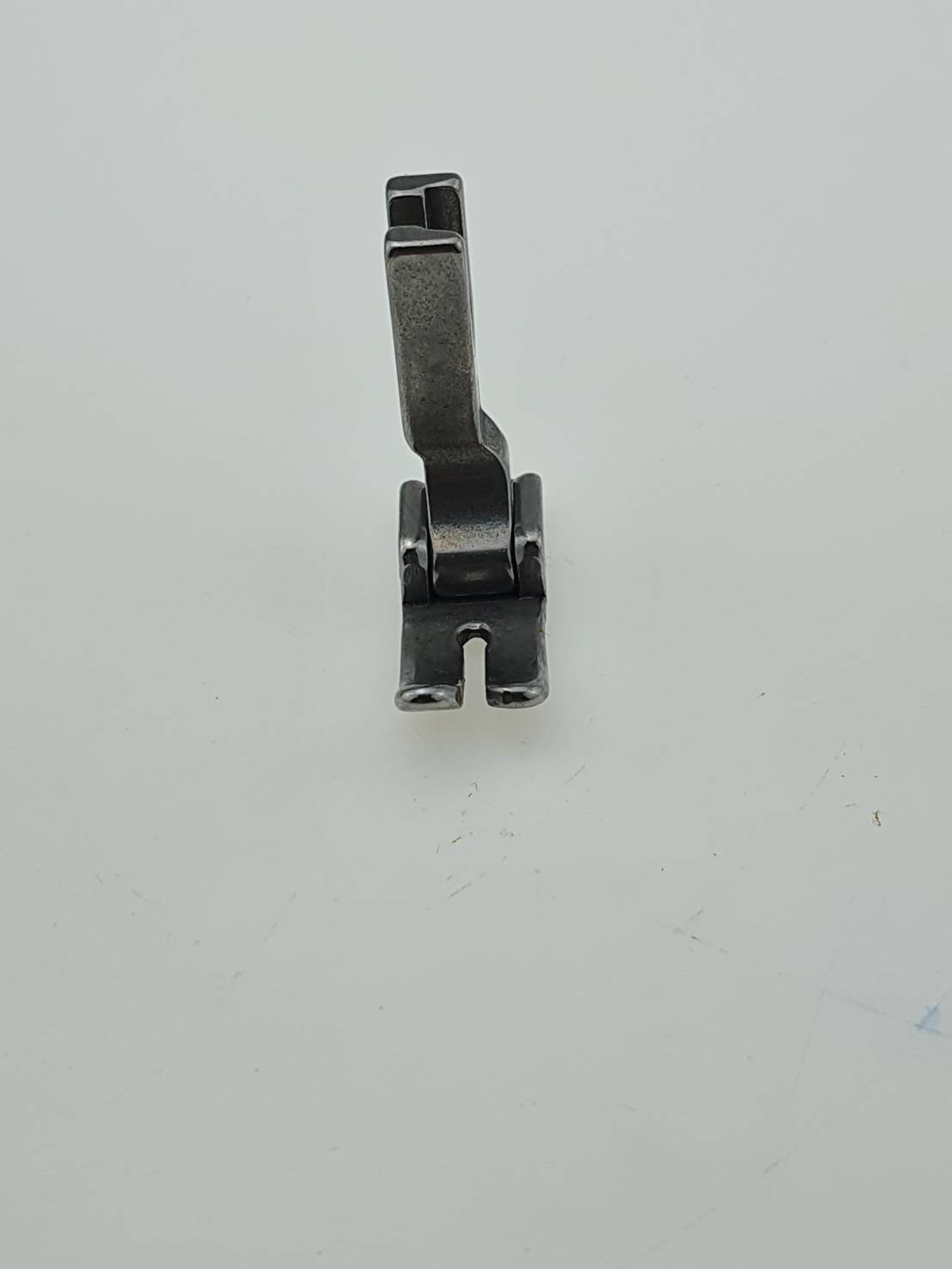 ตีนผีเย็บตรงมาตรฐาน P351 สำหรับจักรเย็บเข็มเดี่ยวอุตสาหกรรม