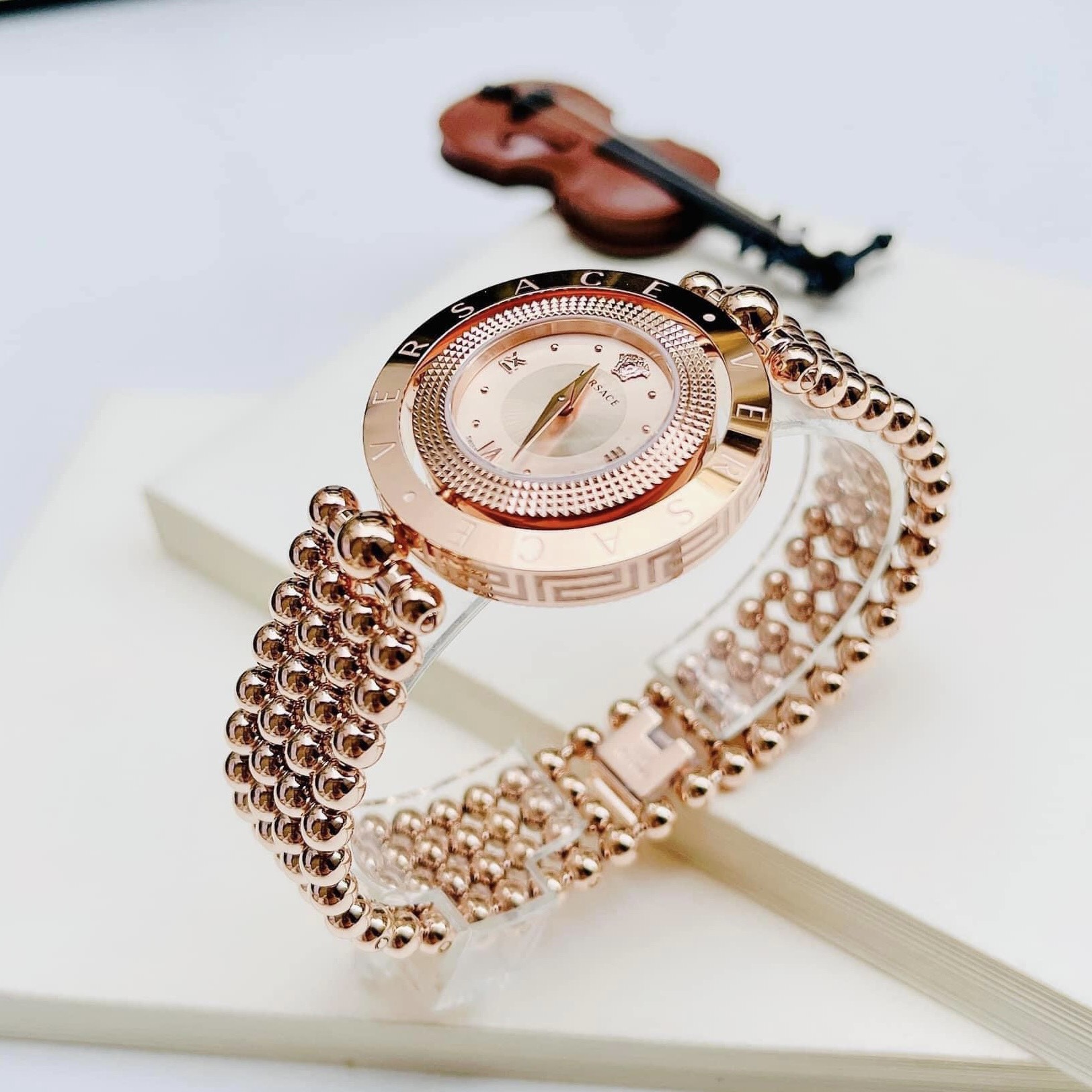 Versace VE7900920 นาฬิกาผู้หญิง Eon Quartz Women's Watch