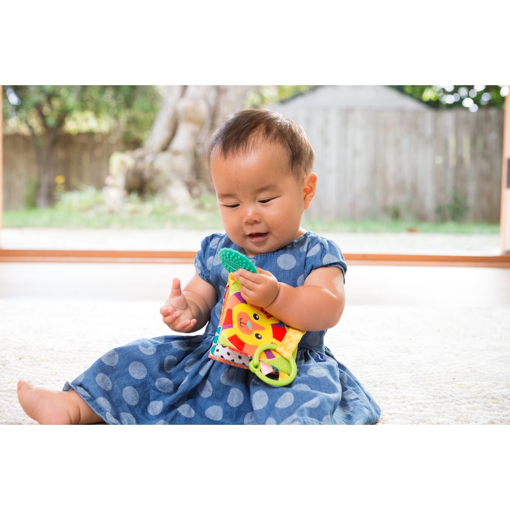 Infantino หนังสือผ้าเสริมพัฒนาการ : Link & Squeak Animal Crinkle Book