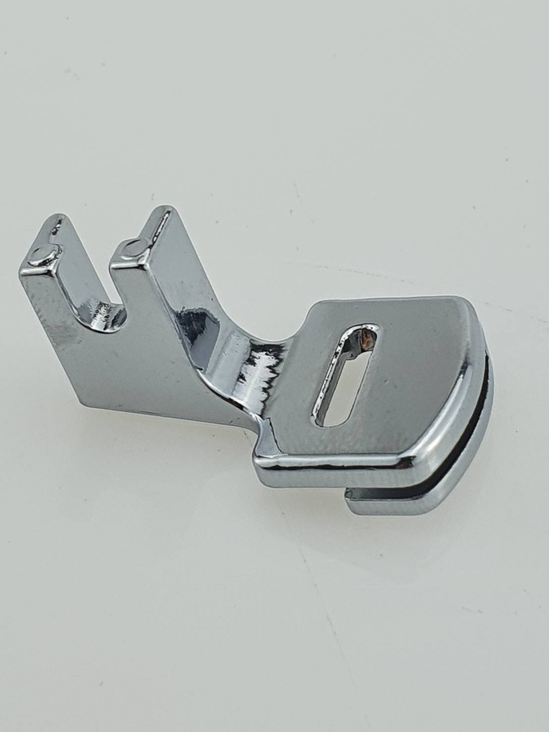 ตีนผีย่นสำหรับจักรกระเป๋า หิ้วสำหรับย่นธรรมดา และสามารถย่นขั้นดียวชั้นบนไม่ย่น