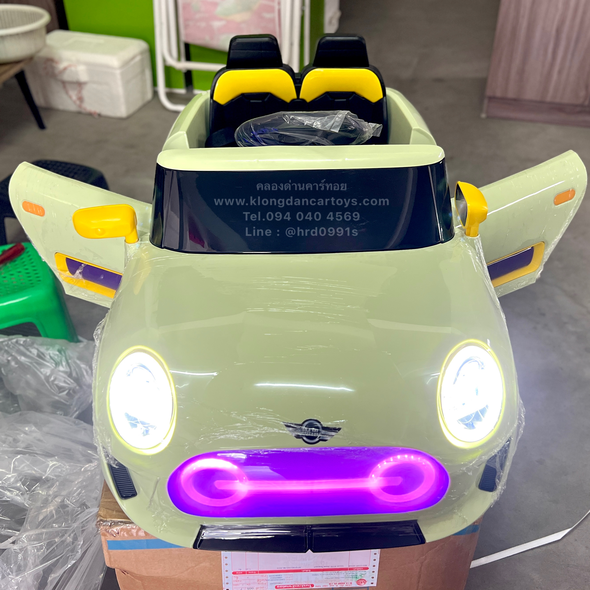 รถเด็กแบตเตอรี่มินิคูเปอร์ (โยกได้, รีโมทบูลทูธ, 2มอเตอร์2แบต, ออกตัวสมูท, เล่นUSB MP3, มีโช้ค, ประตูเปิดได้)