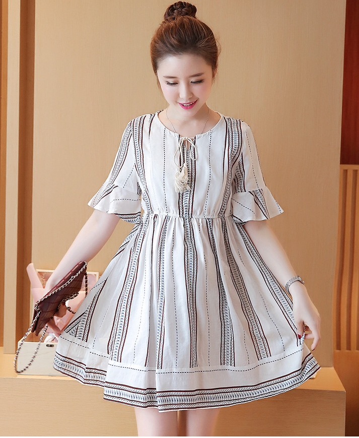 ชุดคลุมท้องเปิดให้นมแฟชั่น ลายวินเทจ แขนระบาย มีเชือกผูกที่คอ M,L,XL