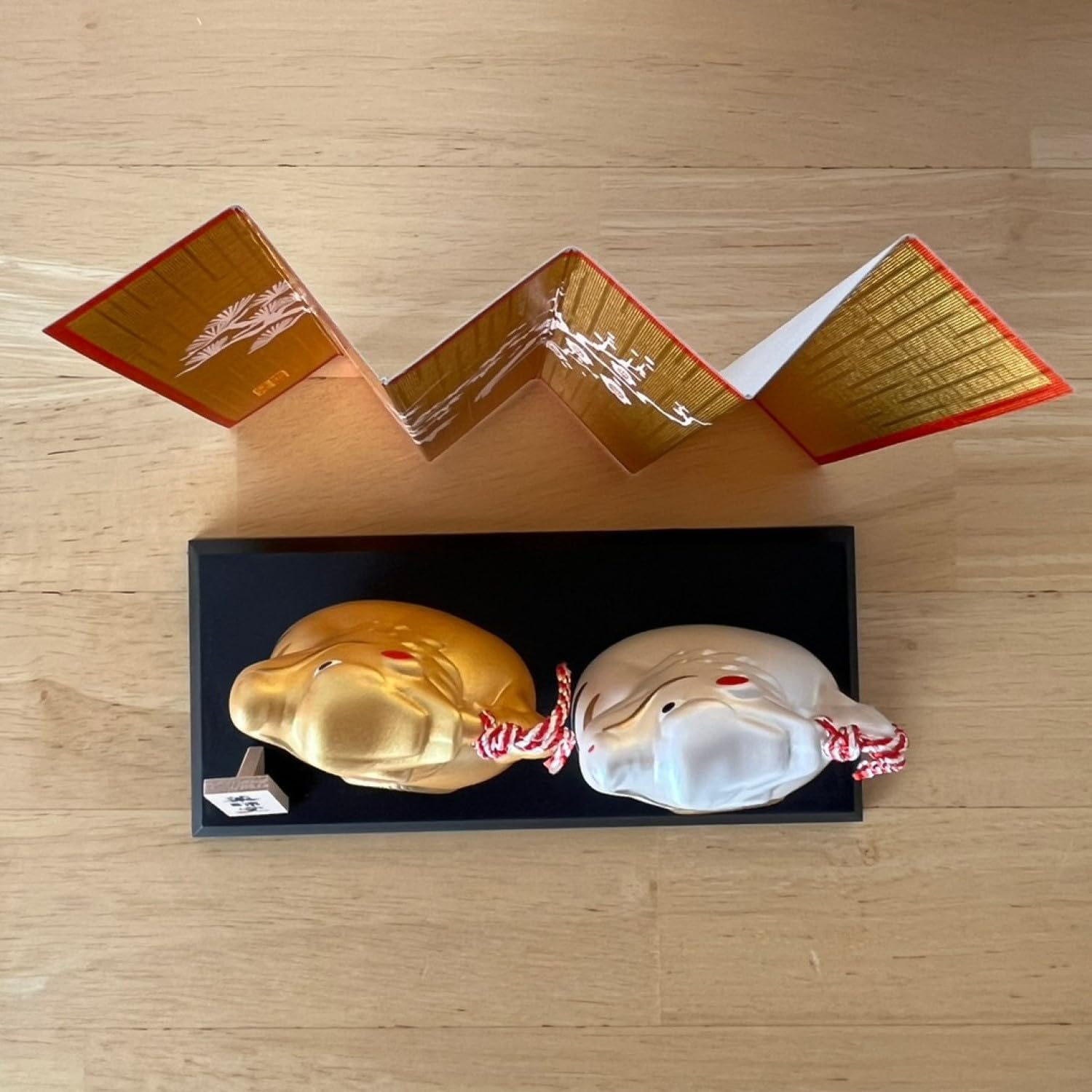 [PRE-ORDER] มังกรคู่ มังกรทอง มังกรเงิน เสริมดวง วันตรุษจีน ของมงคลญี่ปุ่น นำเข้าจากญี่ปุ่น ของมงคลญี่ปุ่น ฮวงจุ้ยโต๊ะทำงาน Dragon Zodiac 2024